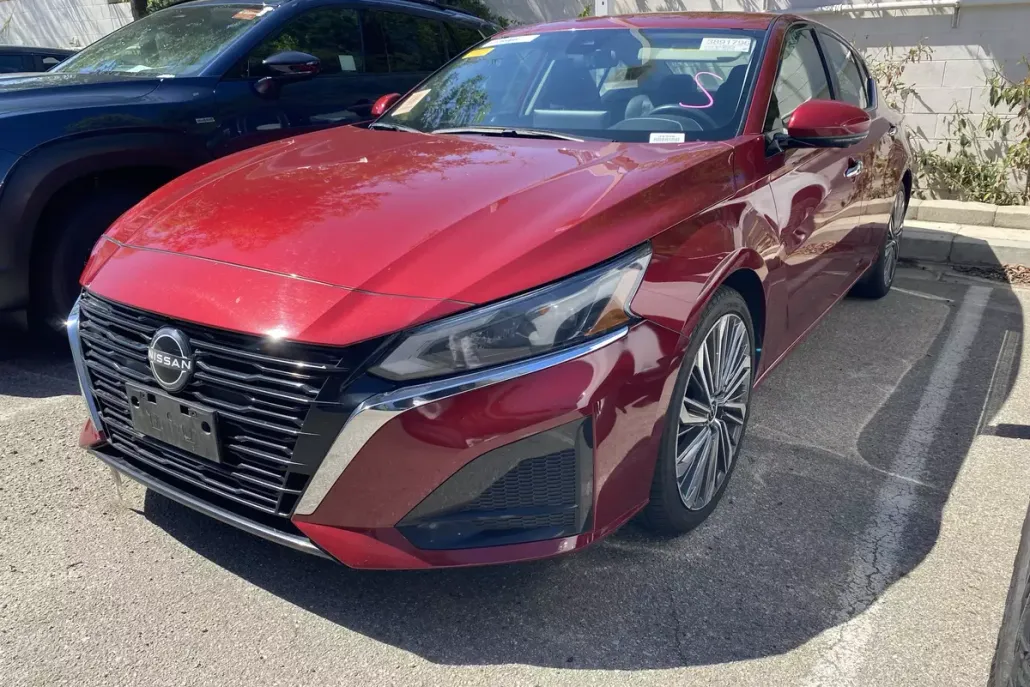2023 Nissan Altima 2.5 SL photo 1