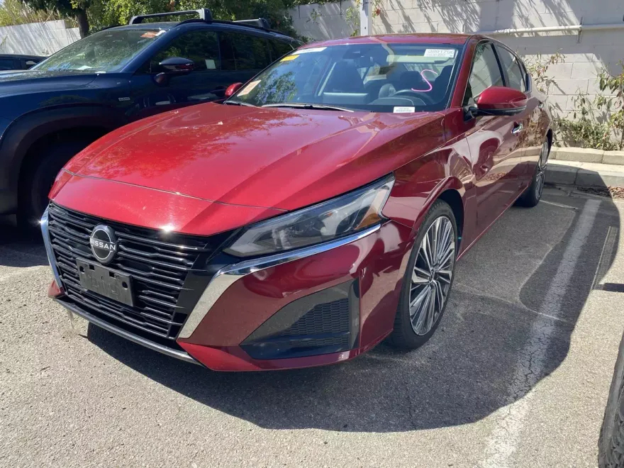 2023 Nissan Altima 2.5 SL photo 1