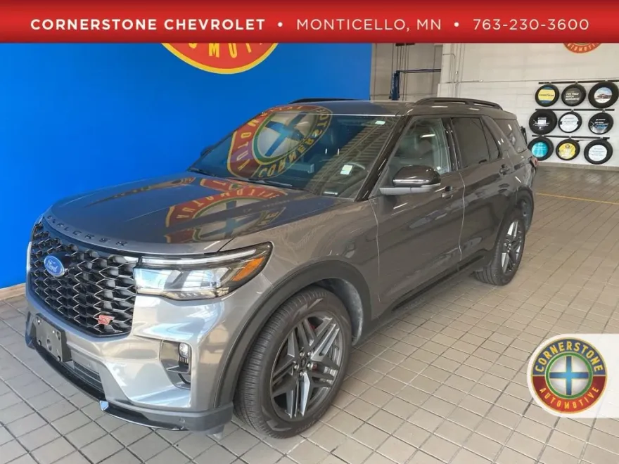 2025 Ford Explorer ST photo 1