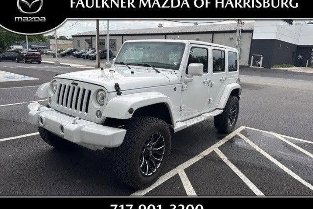 2017 Jeep Wrangler Unlimited Sahara photo 1