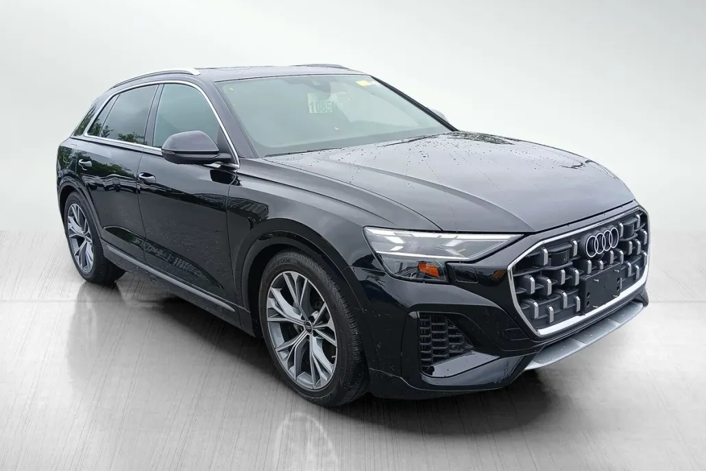2024 Audi Q8 55 Prestige photo 1