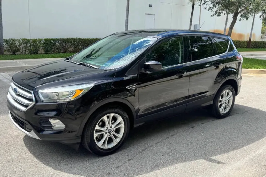 2017 Ford Escape SE photo 1