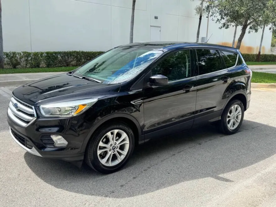 2017 Ford Escape SE photo 1