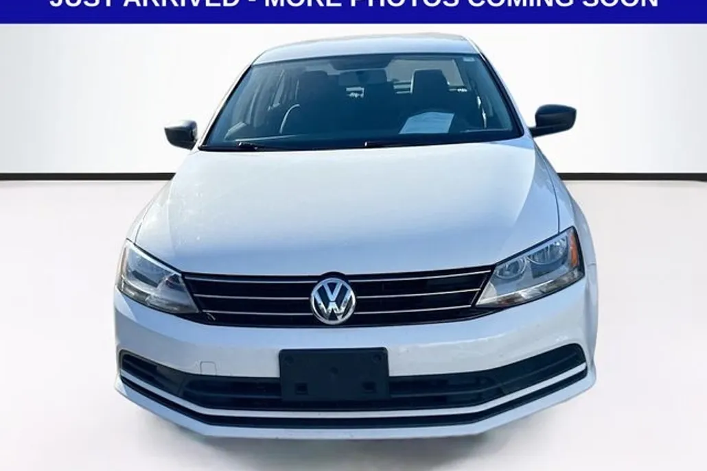 2015 Volkswagen Jetta 2.0 S photo 1
