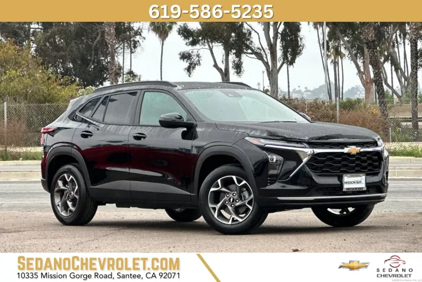 2025 Chevrolet Trax LT photo 1