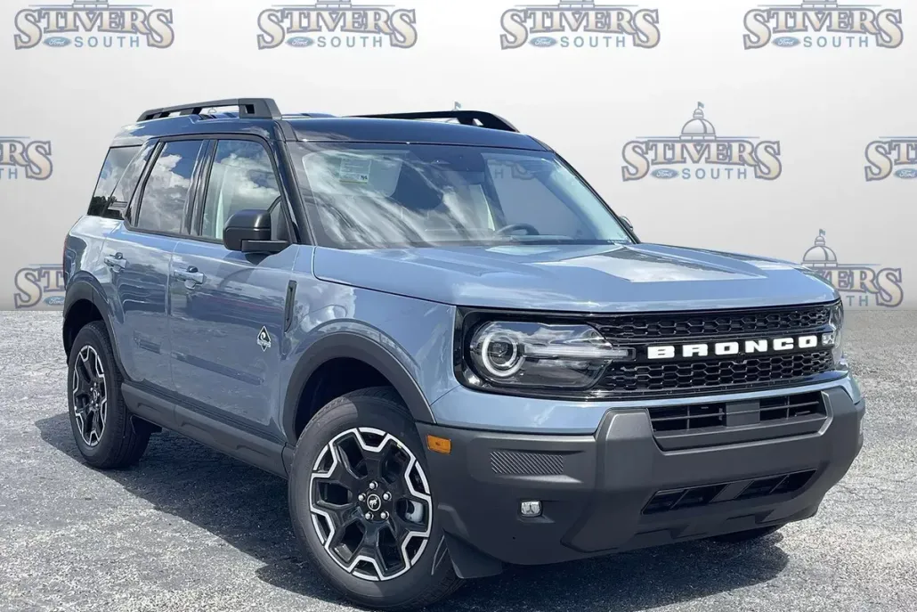 2025 Ford Bronco Sport Outer Banks photo 1