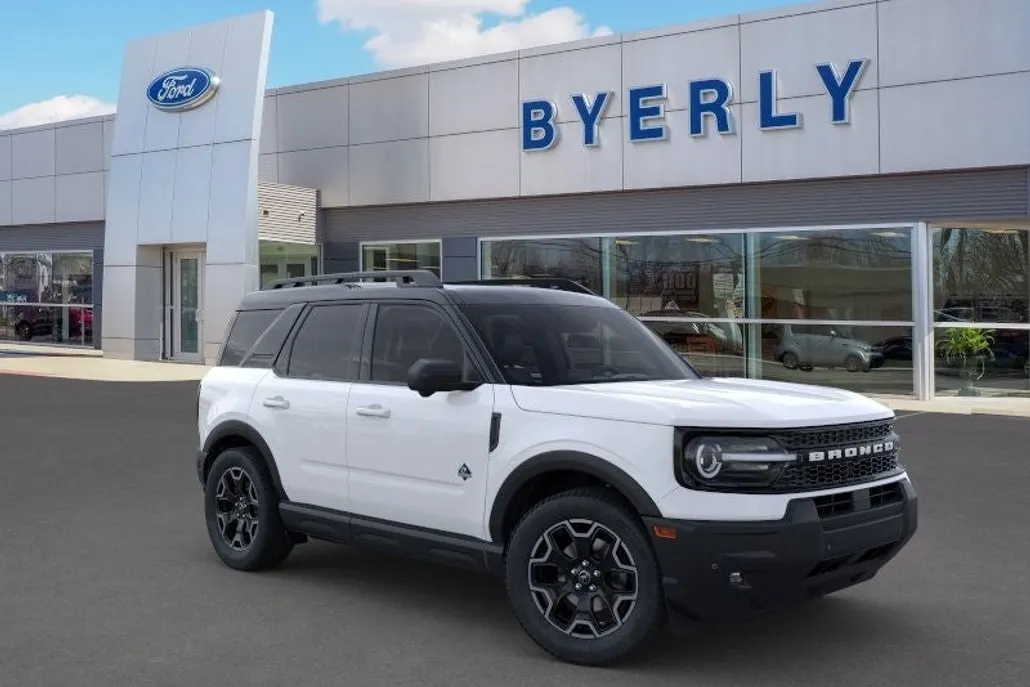2025 Ford Bronco Sport Outer Banks photo 1