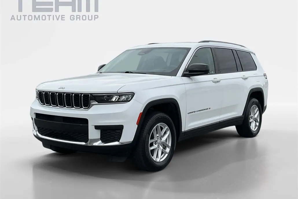 2023 Jeep Grand Cherokee Laredo photo 1
