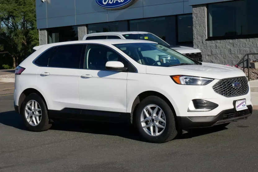 2024 Ford Edge SEL photo 1
