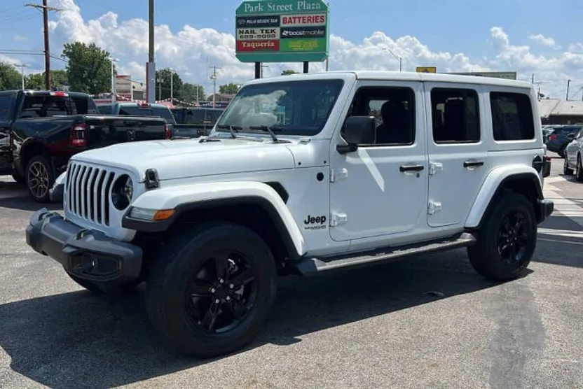 2020 Jeep Wrangler Unlimited Sahara Altitude photo 1