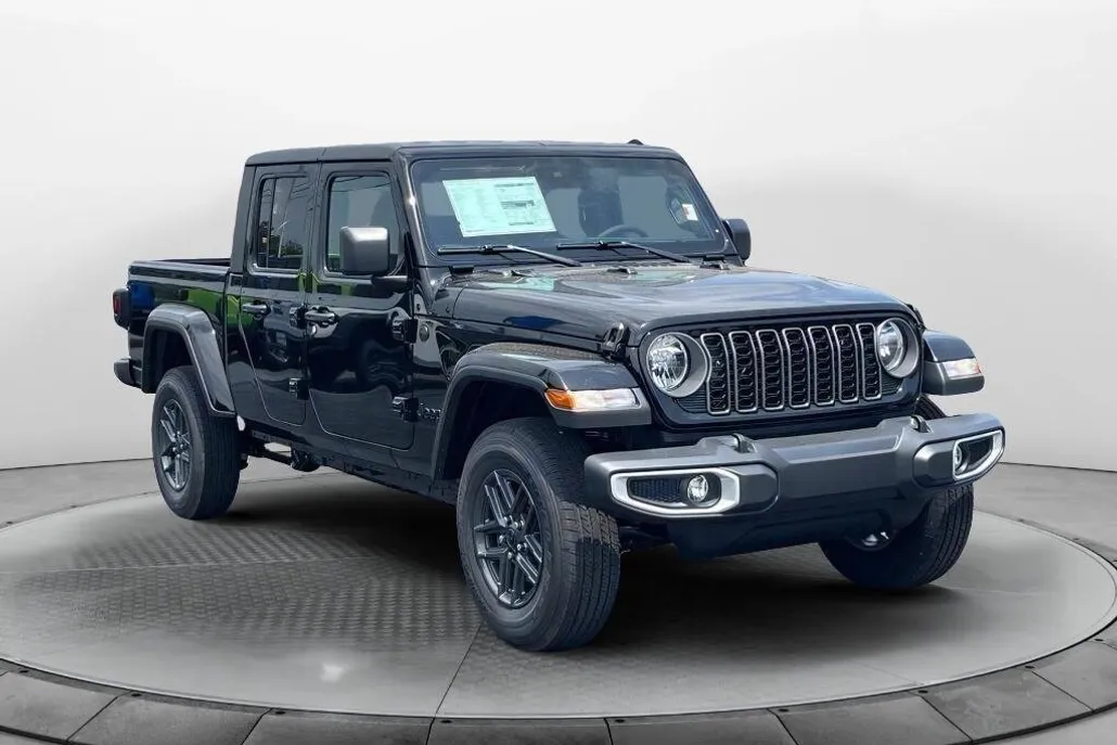 2025 Jeep Gladiator Sport S photo 1
