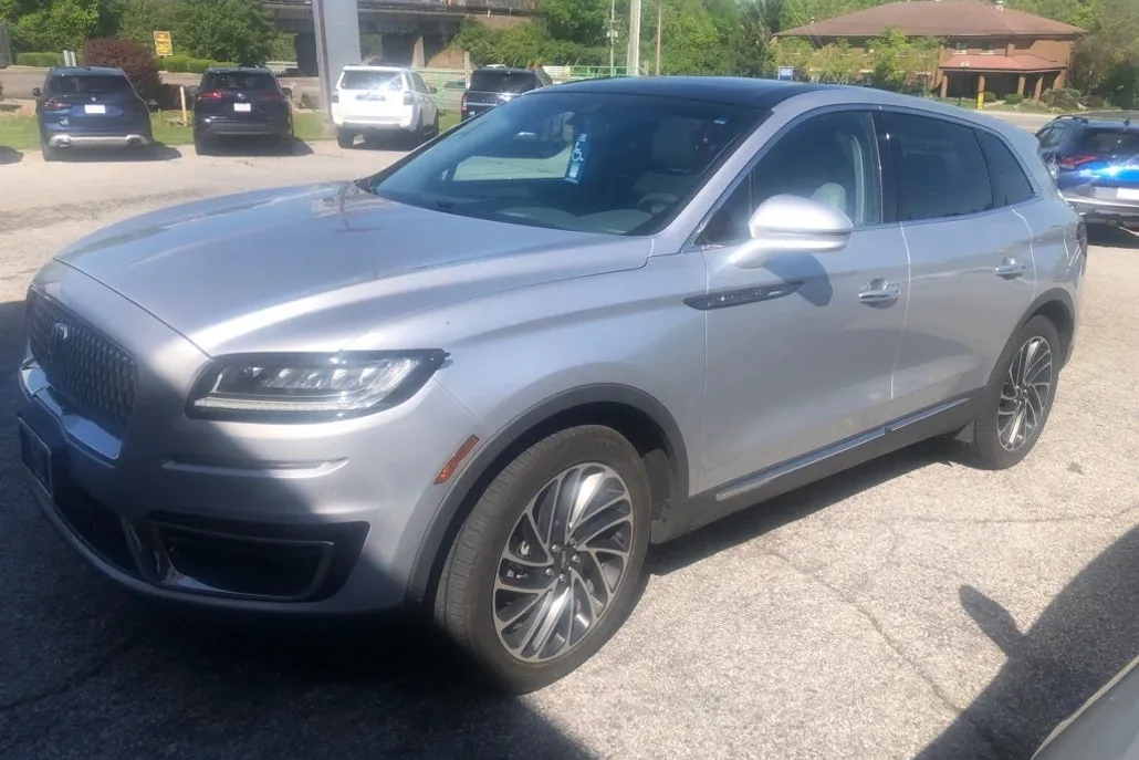 2019 Lincoln Nautilus Reserve photo 1