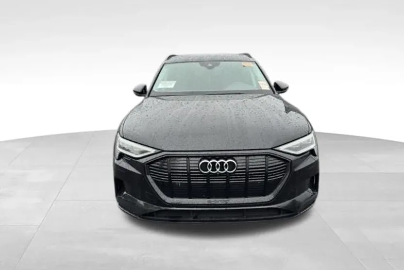 2023 Audi e-tron Premium Plus photo 1
