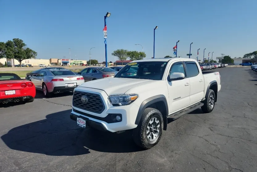 2020 Toyota Tacoma SR5 photo 1