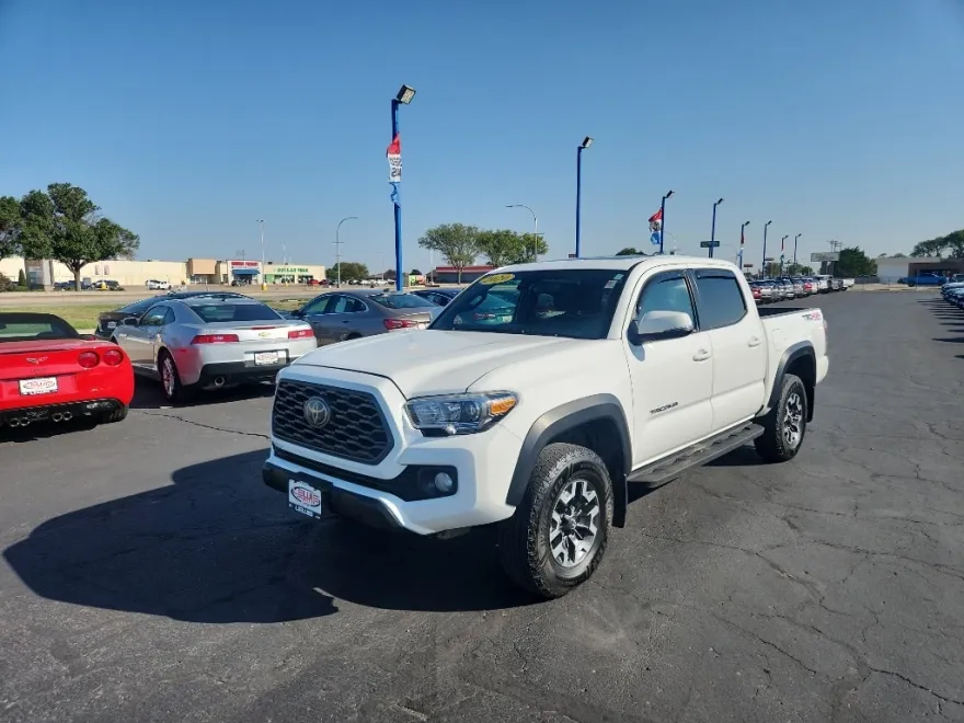 2020 Toyota Tacoma SR5 photo 1