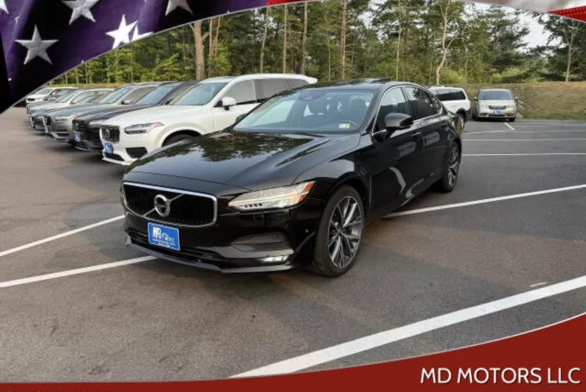 2018 Volvo S90 Momentum photo 1