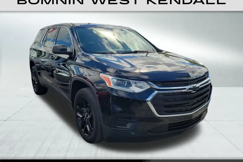 2021 Chevrolet Traverse LS photo 1