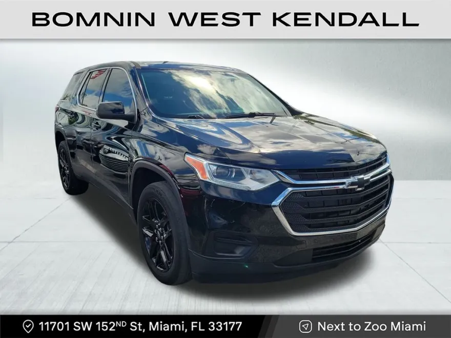 2021 Chevrolet Traverse LS photo 1