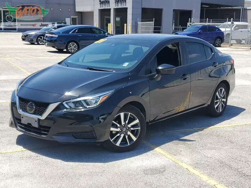 2021 Nissan Versa SV photo 1