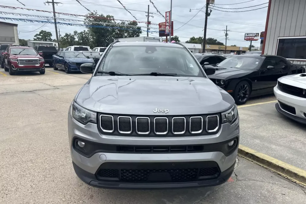 2022 Jeep Compass Latitude photo 1