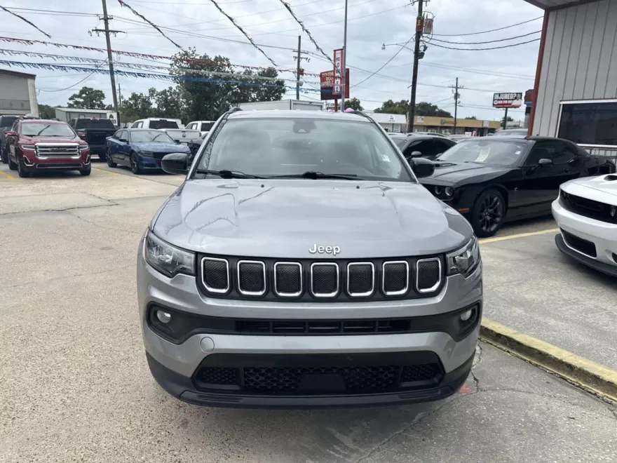 2022 Jeep Compass Latitude photo 1