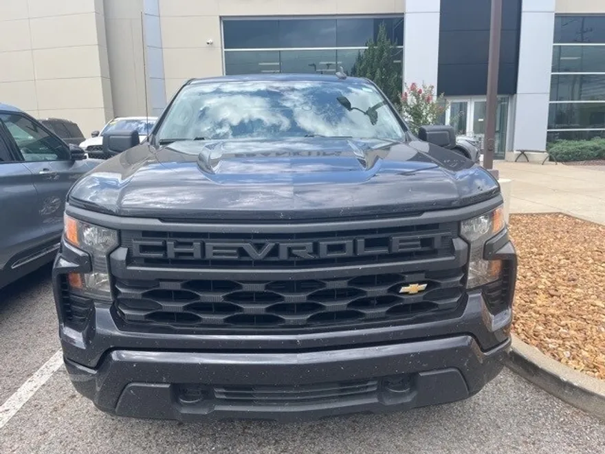 2022 Chevrolet Silverado 1500 Custom photo 1