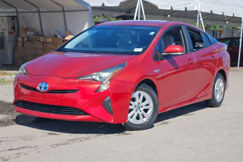 2016 Toyota Prius Two SE photo 1