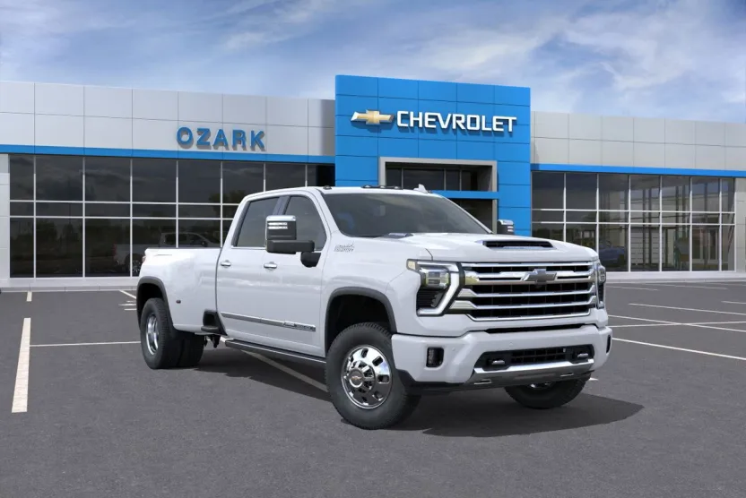 2026 Chevrolet Silverado 3500HD High Country photo 1