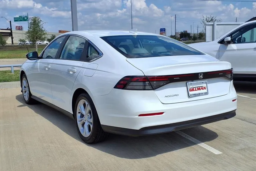 2025 Honda Accord LX photo 1