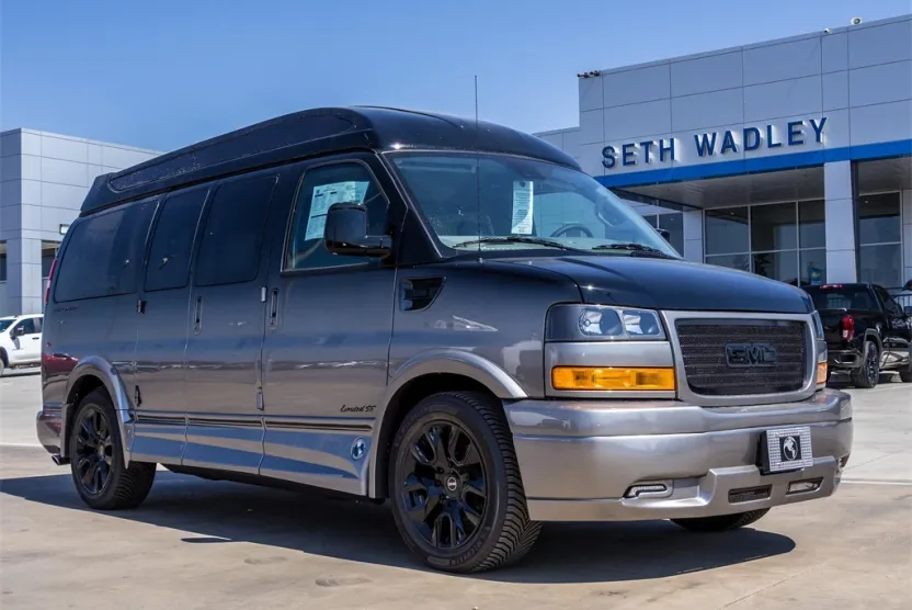 2025 Gmc Savana 2500 Cargo photo 1