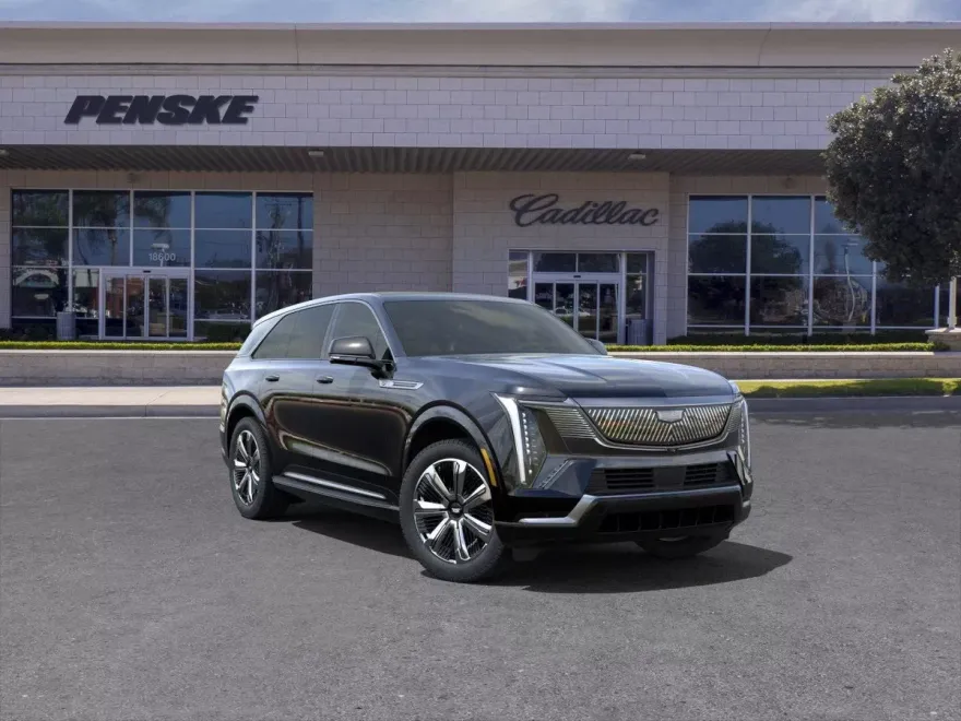 2025 Cadillac Escalade IQ Luxury photo 1