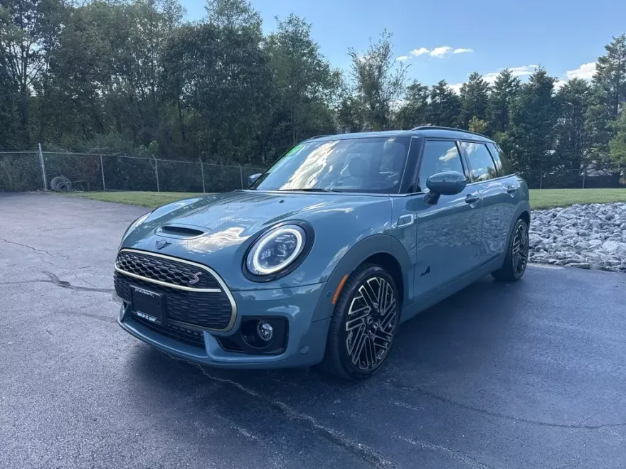 2023 Mini Clubman Base S ALL4 photo 1