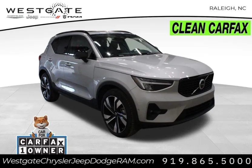 2025 Volvo XC40 Plus photo 1