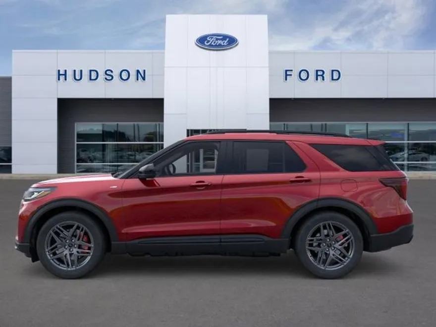2025 Ford Explorer ST-Line photo 1
