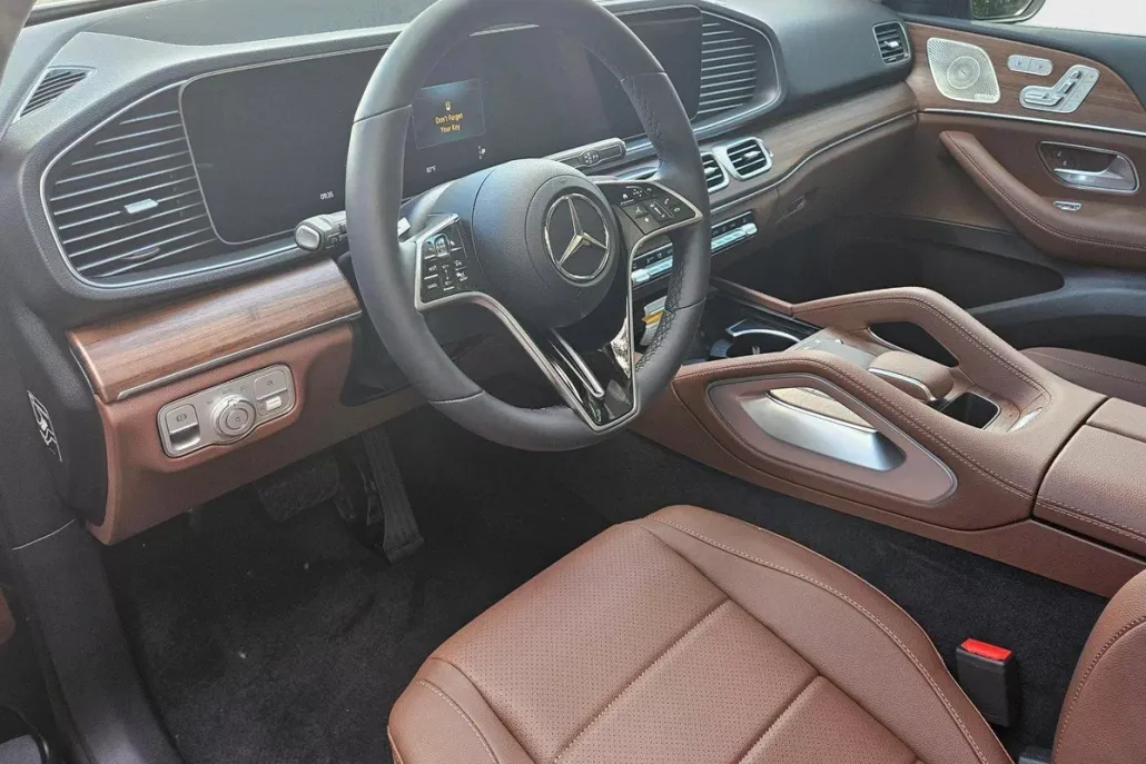 2025 Mercedes Benz GLE 350 4MATIC photo 1