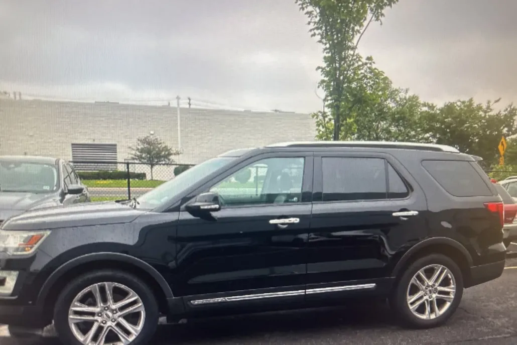 2016 Ford Explorer Limited photo 1