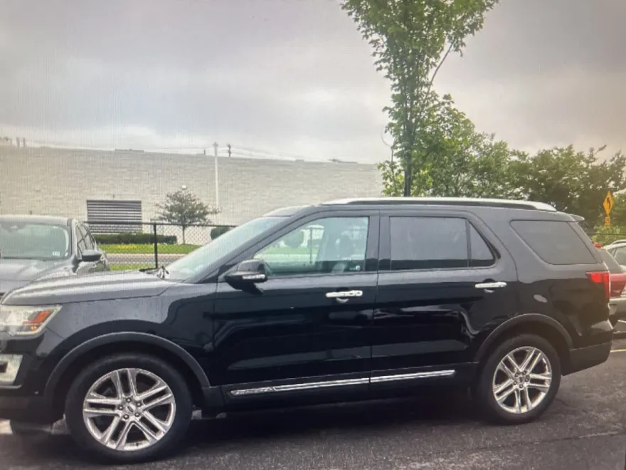 2016 Ford Explorer Limited photo 1