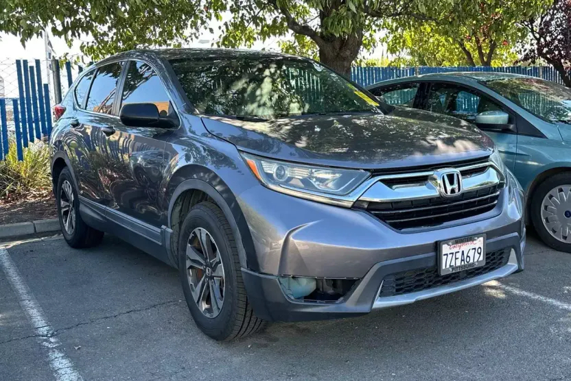 2017 Honda CR-V LX photo 1