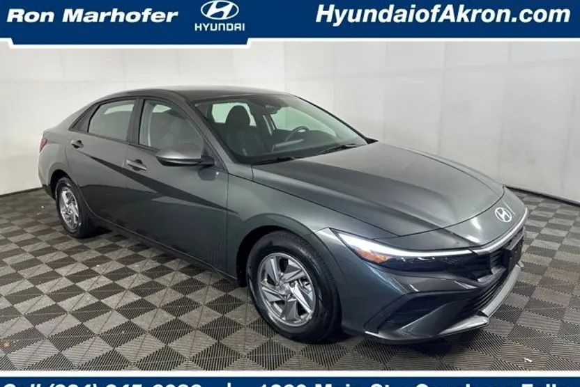 2024 Hyundai Elantra SE photo 1