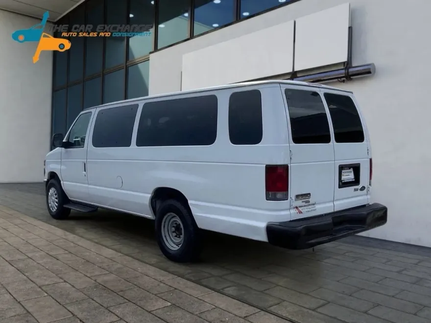 2012 Ford E-350 photo 1