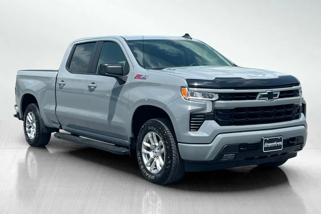 2024 Chevrolet Silverado 1500 RST photo 1