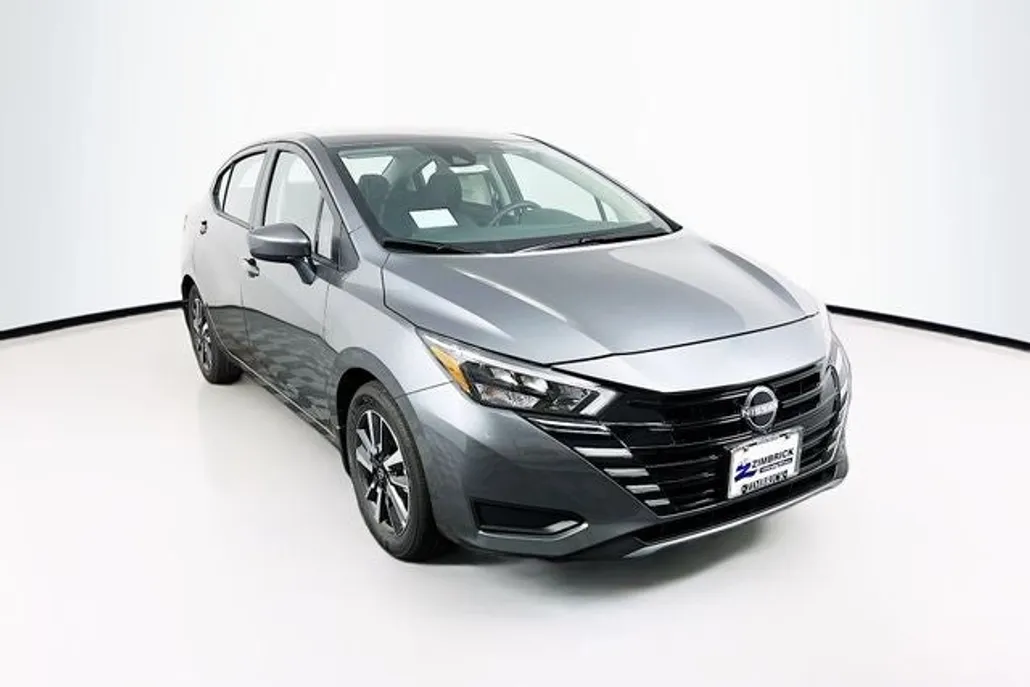 2025 Nissan Versa 1.6 SV photo 1