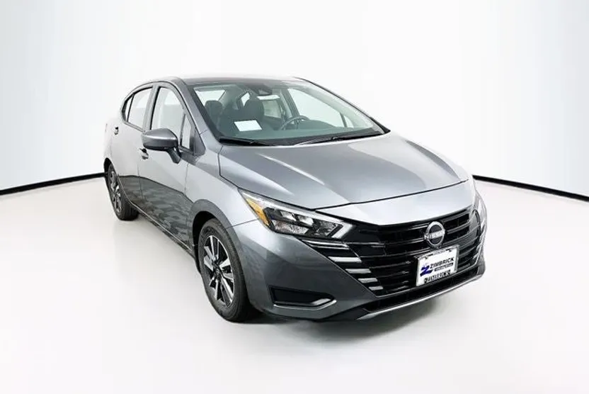 2025 Nissan Versa 1.6 SV photo 1