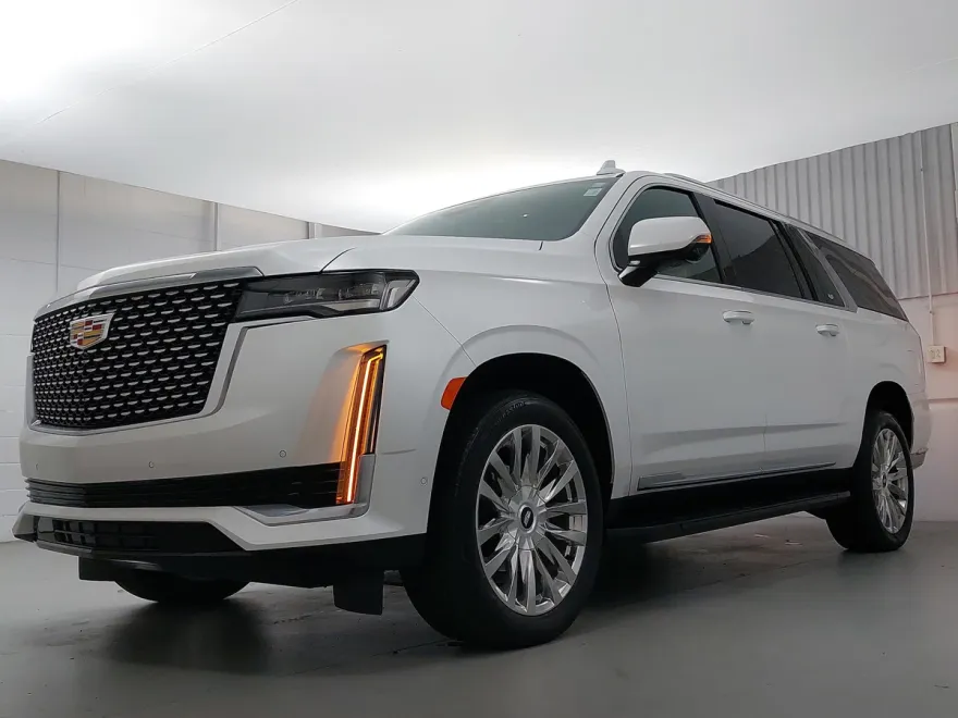 2023 Cadillac Escalade ESV Premium Luxury photo 1