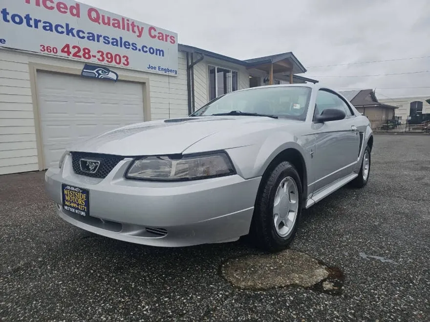 2000 Ford Mustang Base photo 1