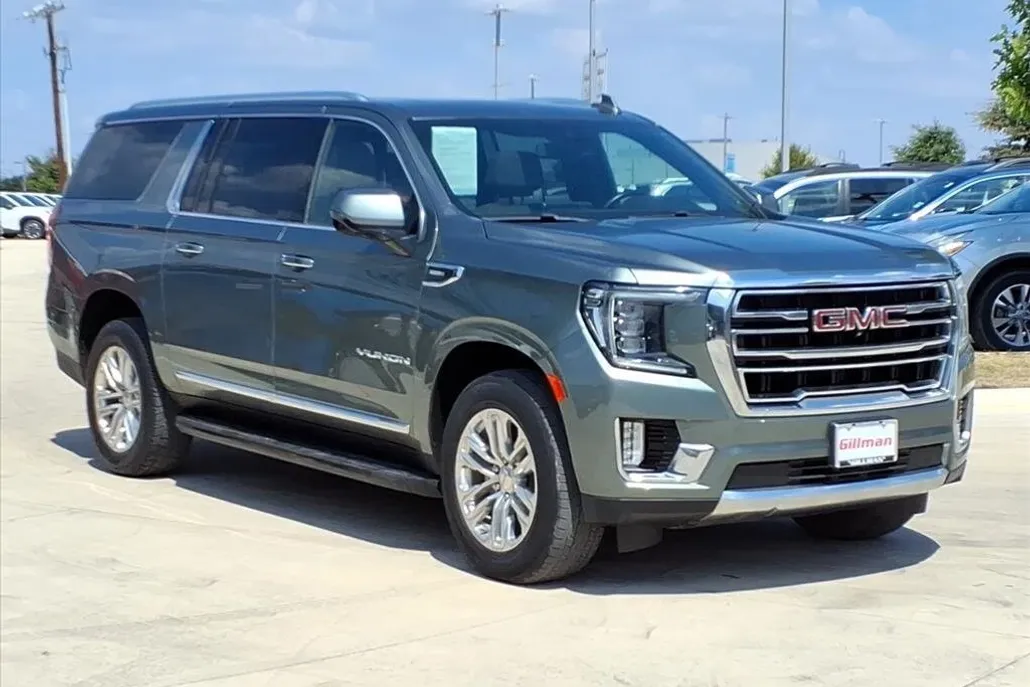 2023 Gmc Yukon XL SLT photo 1