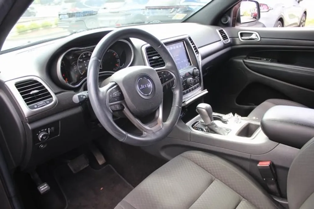 2018 Jeep Grand Cherokee Laredo E photo 1