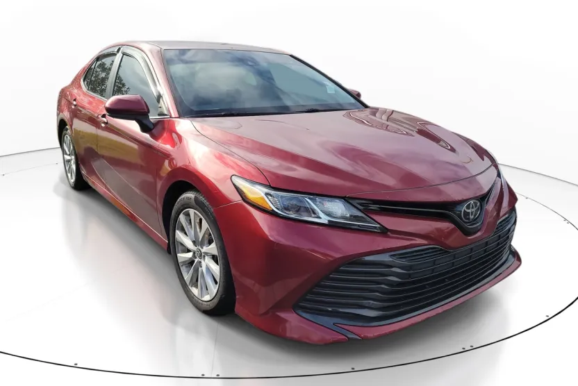 2020 Toyota Camry LE photo 1
