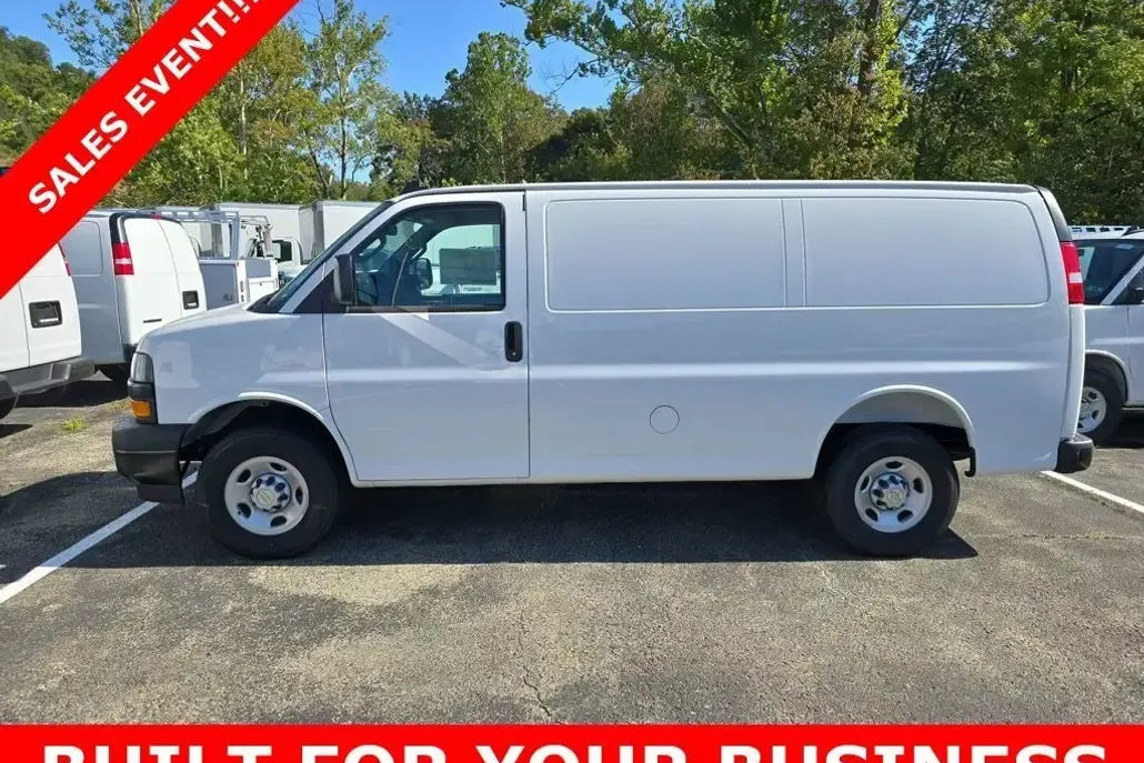 2025 Chevrolet Express 2500 Work Van Cargo photo 1