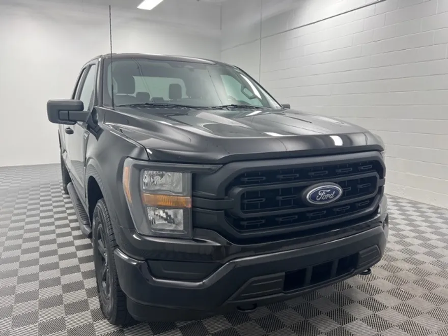 2023 Ford F-150 XL photo 1